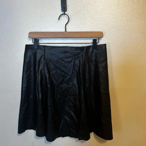 Spanx Faux Leather Skater Flouncy Skirt - Picture 3 of 4